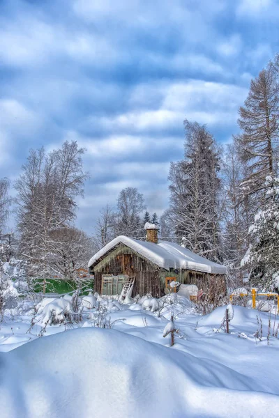 Vieja Casa Madera Nieve Invierno Pueblo Ruso — Foto de Stock