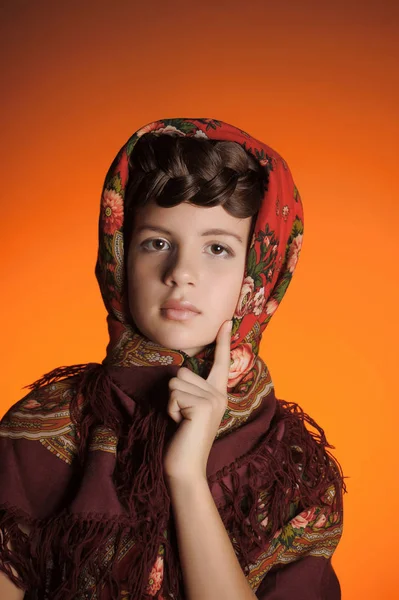 Retrato Uma Bela Jovem Russa Com Uma Foice Torno Sua — Fotografia de Stock