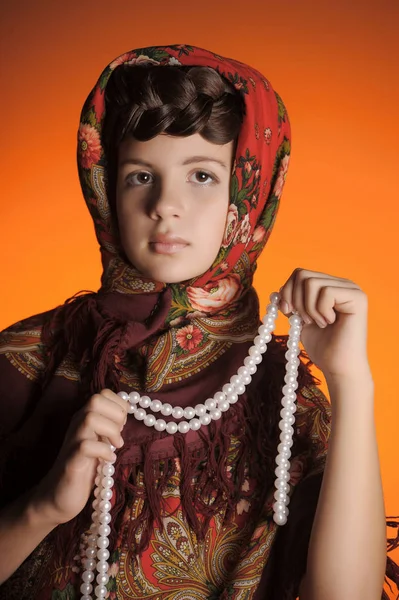 Πορτρέτο Του Μια Όμορφη Νεαρή Κοπέλα Ρωσικά Ένα Δρεπάνι Γύρω — Φωτογραφία Αρχείου