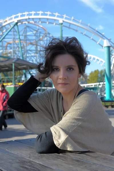 Woman Amusement Park Background Carousel — Stock Photo, Image