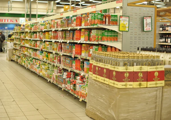 Rosja Sankt Petersburg 2014 Soki Półkach Supermarketów — Zdjęcie stockowe
