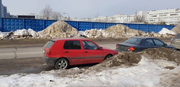Rusya Petersburg 2019 Kışın Kar Yağışı Çitler Yol Boyunca Cadde — Stok fotoğraf