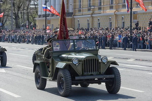 Militair materiaal op de parade van de overwinning — Stockfoto