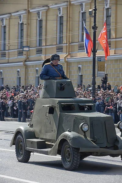 Equipo militar en el desfile de la victoria — Foto de Stock