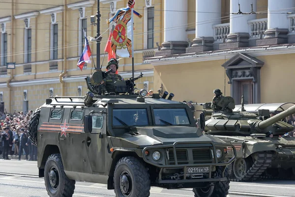 Militair materiaal op de parade van de overwinning — Stockfoto