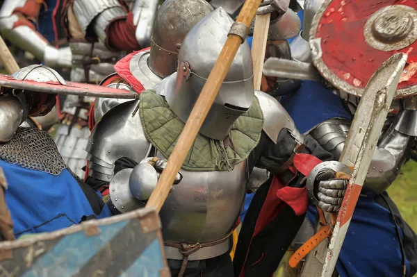 De ridders vechten in het toernooi — Stockfoto