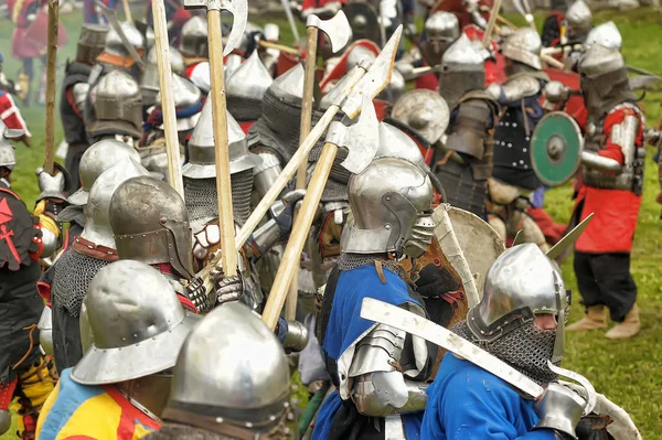 Cavaleiros no campo da luta . — Fotografia de Stock