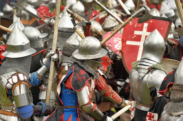 Cavaleiros no campo da luta . — Fotografia de Stock