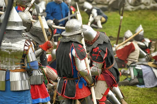 Caballeros en el campo de batalla . — Foto de Stock