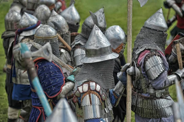 Caballeros en el campo de batalla . — Foto de Stock