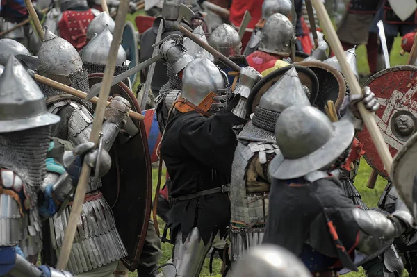 Caballeros en el campo de batalla . —  Fotos de Stock