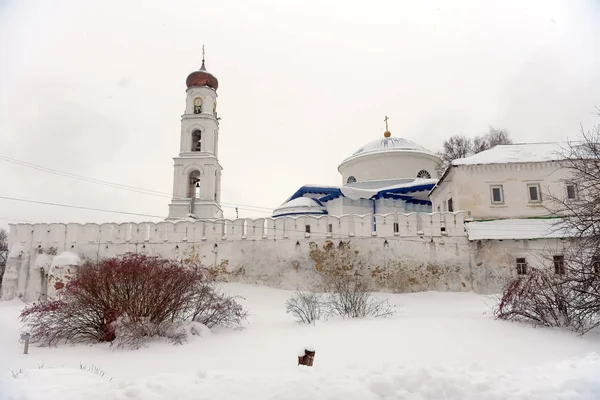 冬の神修道院の Raifsky 母 — ストック写真