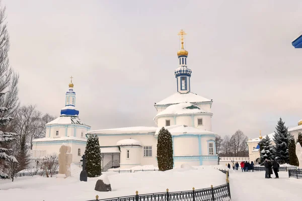 Raifsky Mãe de Deus Mosteiro no inverno — Fotografia de Stock