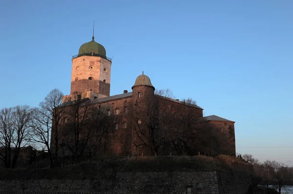 Vyborg kasteel in het vroege voorjaar — Stockfoto