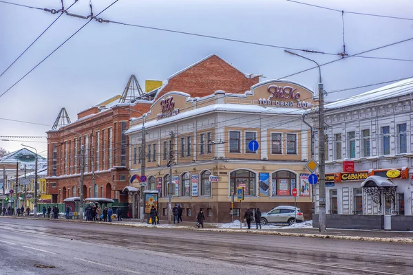 Gatorna i gamla stan och historiska byggnader på vintern — Stockfoto