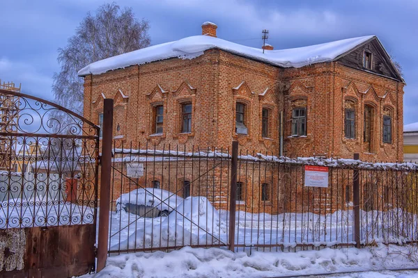 Die Straßen der Altstadt und die historischen Gebäude im Winter — Stockfoto