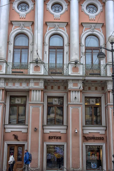 Casa Chicherin - Casa de los Comerciantes Eliseev, Casa Vieja en Nevsk —  Fotos de Stock