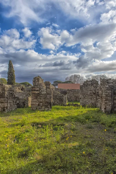 Archeologische ruïnes van de oude Romeinse stad, Pompeii, was destroye — Stockfoto