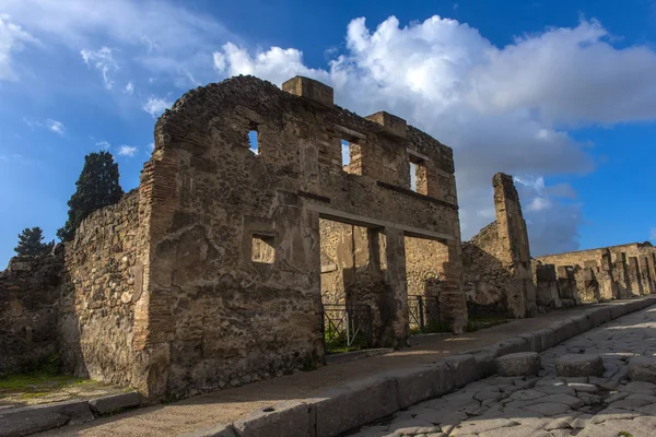 Archeologische ruïnes van de oude Romeinse stad, Pompeii, was destroye — Stockfoto