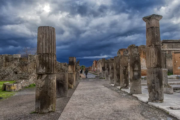 The ruins of the ancient  town under a stormy sky — Stock Photo, Image