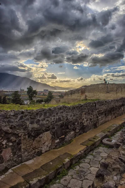 Archeologische ruïnes van de oude Romeinse stad, Pompeii, was destroye — Stockfoto