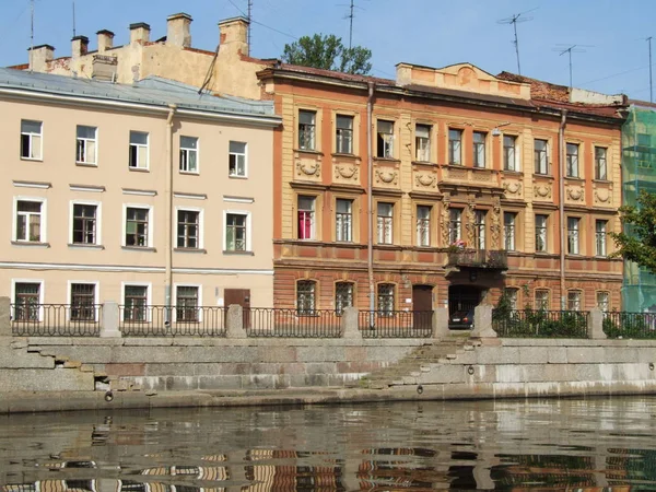 Csatornák és az építészet Szentpéterváron. Szent Petersburge, — Stock Fotó
