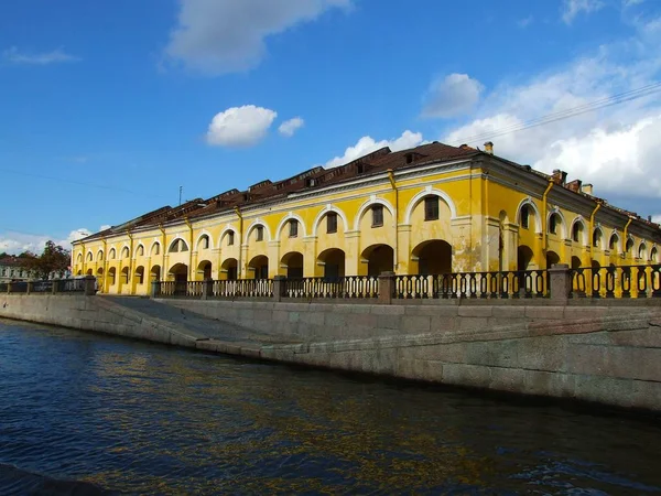 Canales y arquitectura en San Petersburgo. San Petersburgo , —  Fotos de Stock