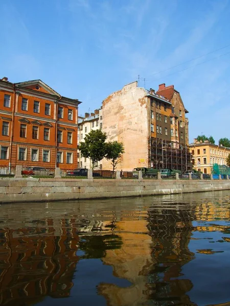 Canales y arquitectura en San Petersburgo. San Petersburgo , — Foto de Stock