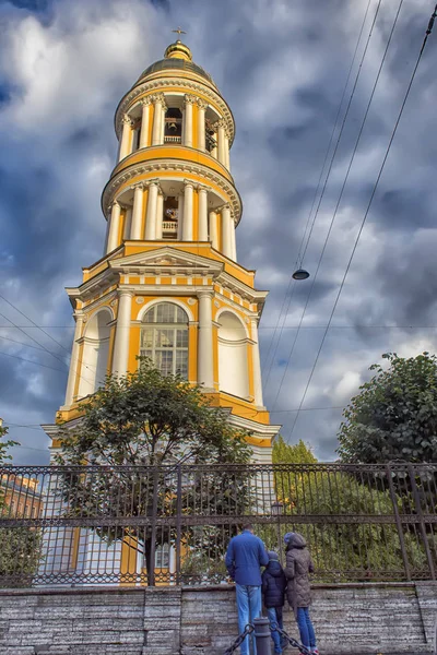 Bell tower of Saint Vladimir orthodox cathedral in St. Petersbur — Stock Photo, Image