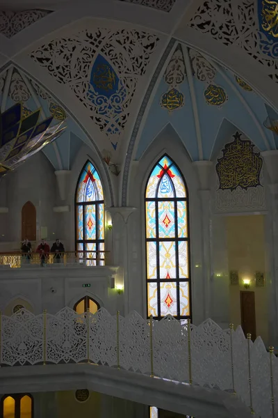 Kazan, Tatarstan, Russia -: all'interno della moschea kul-sharif, 2nd fl — Foto Stock