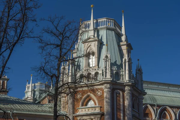 Fliegel tornyai a Tsaritsyno palota épült végén XVII — Stock Fotó
