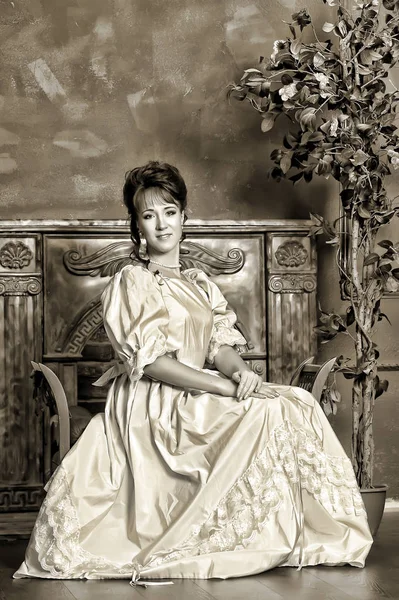 Iç bir kadının Viktorya vintage fotoğraf, sepya — Stok fotoğraf