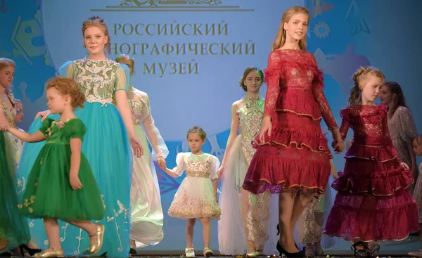 Rusia, San Petersburgo 01,06,2019 Beneficencia XVII Festival de Ch —  Fotos de Stock