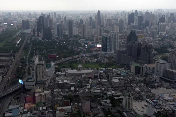 バンコクの街空と雨の前の空からの眺め — ストック写真