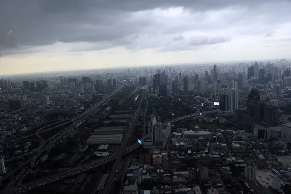 Vista desde el cielo de Bangkok de la ciudad y el cielo antes de la lluvia — Foto de Stock
