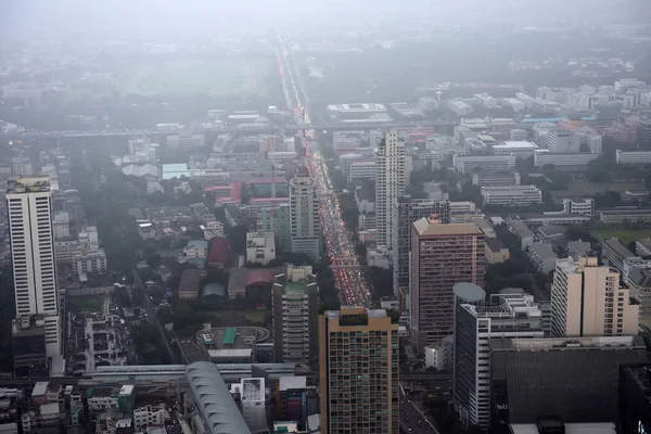 Vista do céu de Bangkok da cidade e do céu antes da chuva — Fotografia de Stock