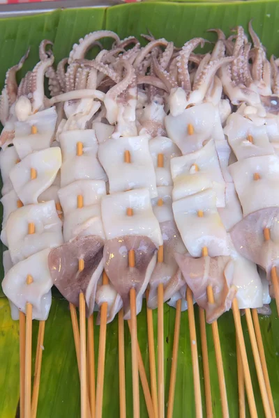 Calamares y pulpo en un palo , —  Fotos de Stock