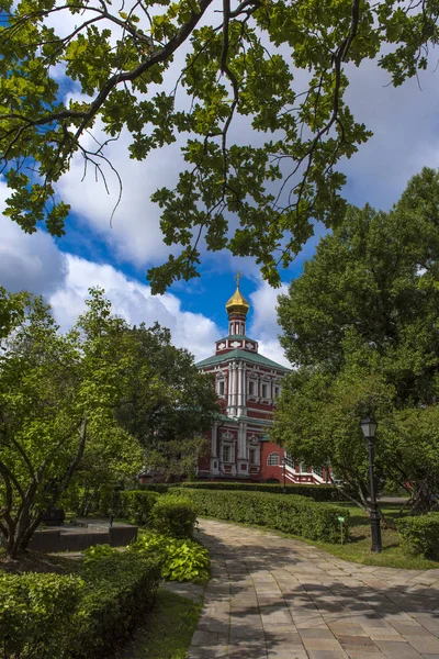 Convento Novodevichy en un día de verano — Foto de Stock