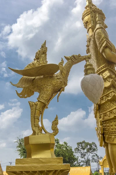 Wat Paknam Jolo, Bangkhla, Chachoengsao güzel altın Şapel — Stok fotoğraf