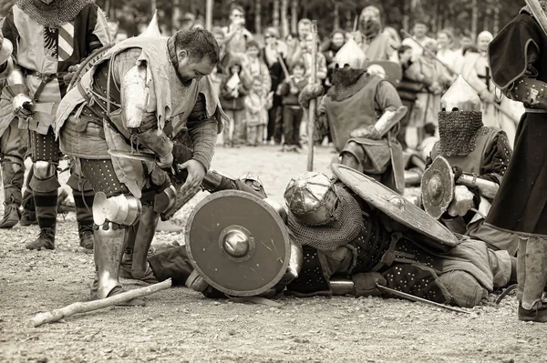 Festival de reconstrucción histórico-militar y culto medieval — Foto de Stock