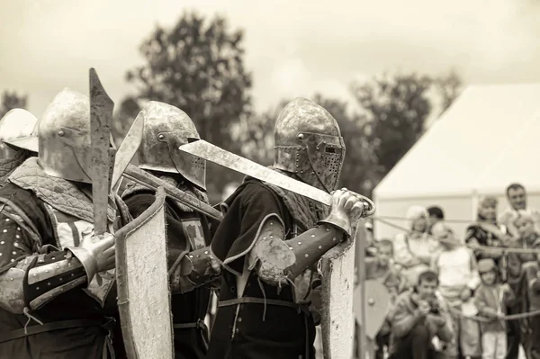 Festival de reconstrução histórico-militar e culto medieval — Fotografia de Stock