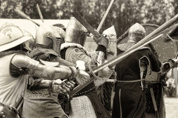 Festival de reconstrucción histórico-militar y culto medieval — Foto de Stock