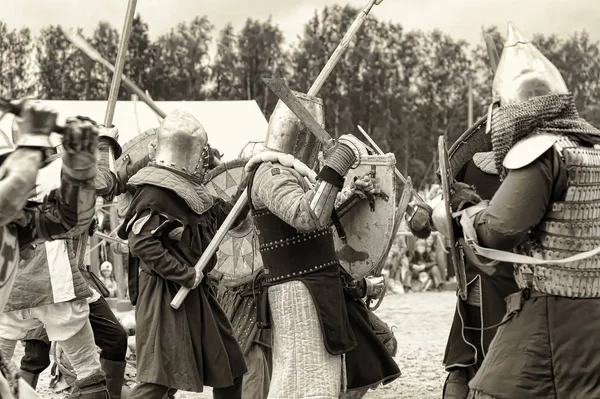 Festival de reconstrucción histórico-militar y culto medieval — Foto de Stock