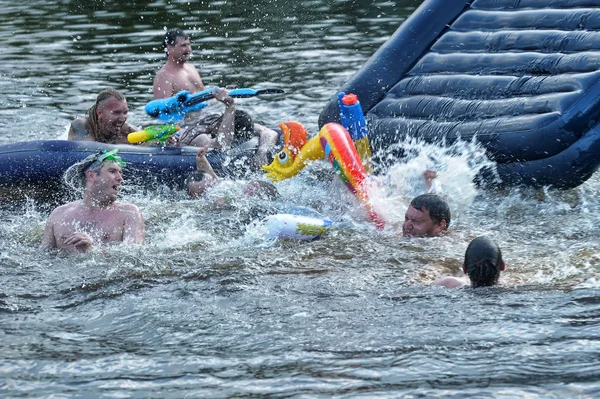 Batalla de agua en la celebración del Día de Neptuno — Foto de Stock