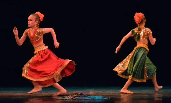 Россия Санкт Петербург 2019 Индийский Классический Танец Дети Сцене Выступление — стоковое фото