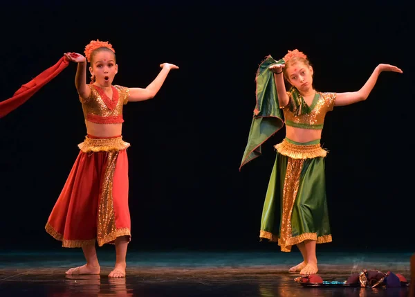 Rusia San Petersburgo 2019 Danza Clásica India Los Niños Escenario — Foto de Stock