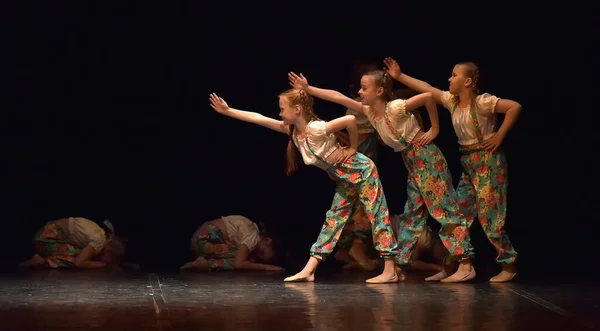 Russia San Pietroburgo 2019 Spettacolo Danza Collettiva Bambini White Nights — Foto Stock