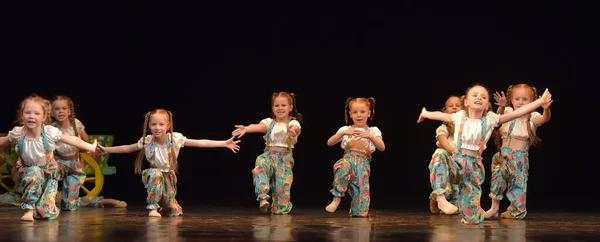 Росія Санкт Петербург 2019 Виконання Дитячого Танцювального Колективу Фестивалі Білі — стокове фото