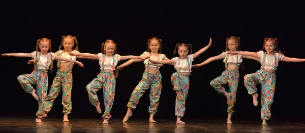 Rússia São Petersburgo 2019 Realização Coletivo Dança Infantil Festival Noites — Fotografia de Stock