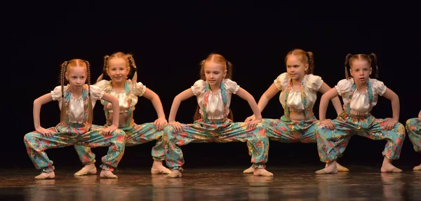 Росія Санкт Петербург 2019 Виконання Дитячого Танцювального Колективу Фестивалі Білі — стокове фото